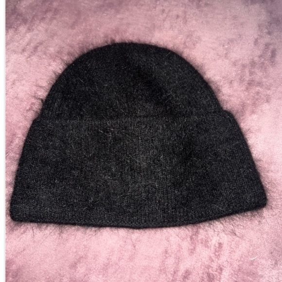 BLACK RABBIT FUR BEANIE HAT - Picture 1 of 2
